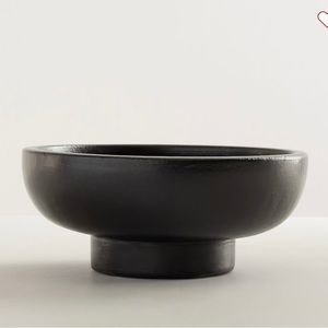 Pottery Barn - Orion
Handcrafted Terracotta
Bowl